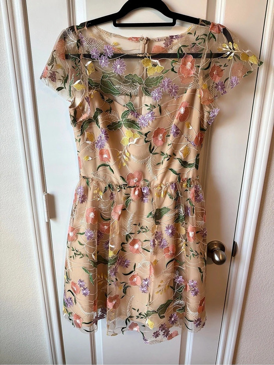 Shoshanna Dresses & Skirts - Shoshanna Floral Embroidered Mini Dress in Beige